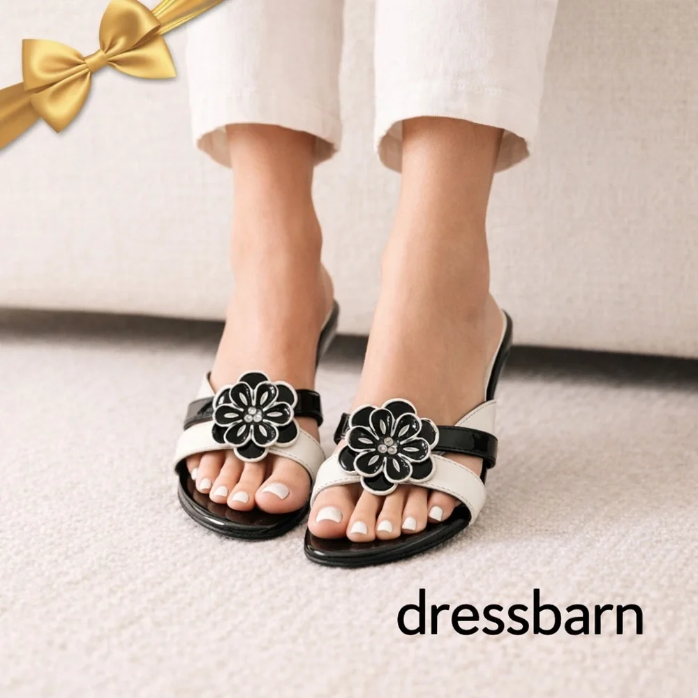 Dressbarn Black White Floral Accent Slide Heels Size 6½